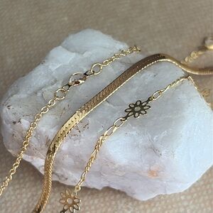 Vintage Avon 3pc Gold Anklet Set NIB Floral Crystal Flat Layered Bracelets 103